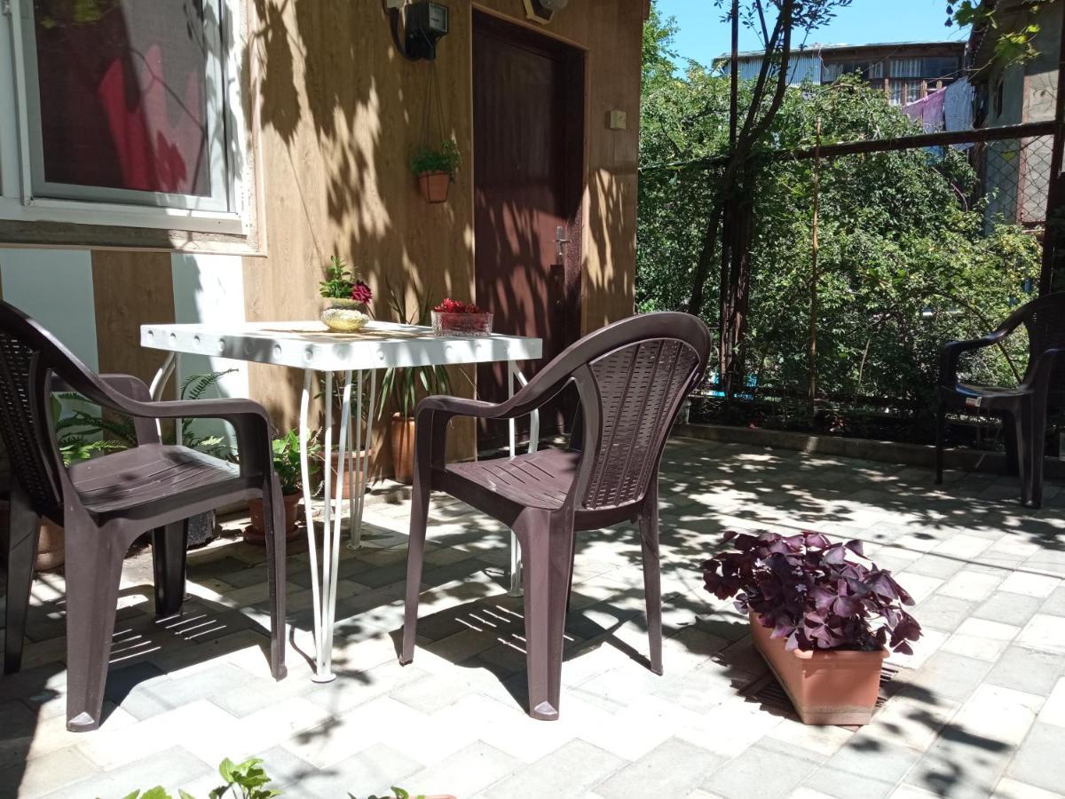 Cortile Leilighet Tbilisi Eksteriør bilde